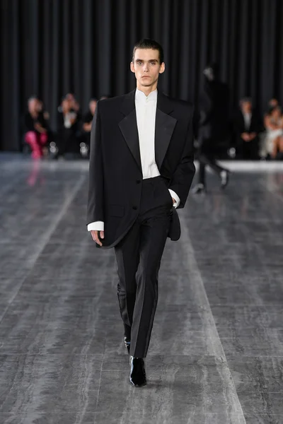 Look 1